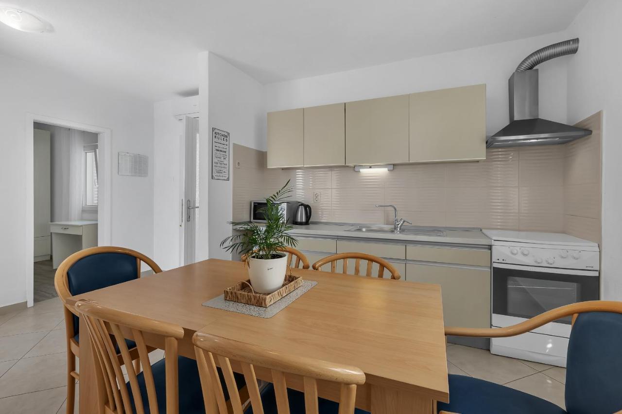 Apartments By The Sea Podgora, Makarska - 2596 Exterior foto